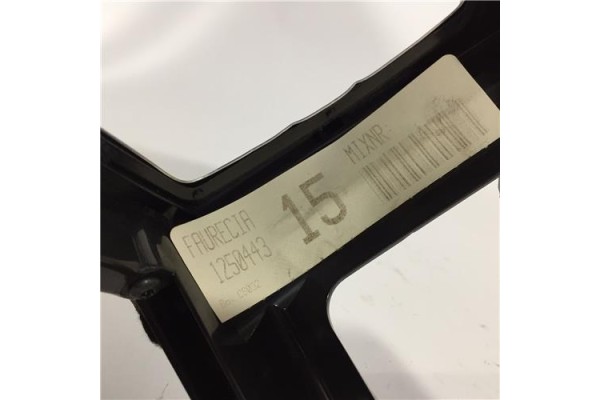 Recambio de consola para volvo s40 berlina 2.0 referencia OEM IAM 30732850 1250443 