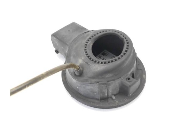 Recambio de tapa exterior combustible para volkswagen golf iv berlina (1j1) 1.8 t referencia OEM IAM 1J6809857E  