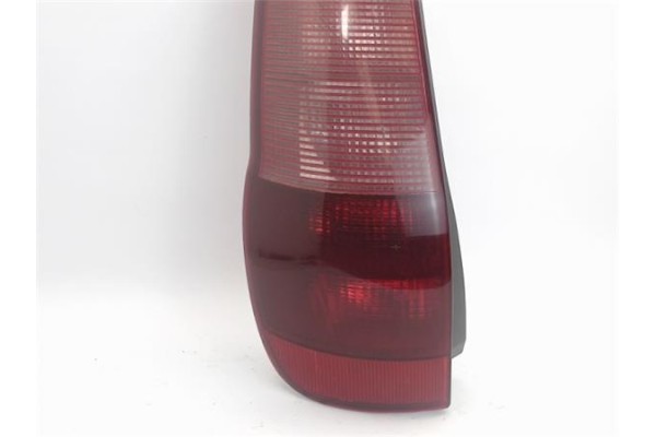 Recambio de piloto trasero izquierdo para fiat i punto (176) berlina 1.7 td referencia OEM IAM 464010830 36510748 