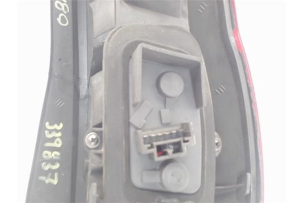 Recambio de piloto trasero izquierdo para fiat i punto (176) berlina 1.7 td referencia OEM IAM 464010830 36510748 