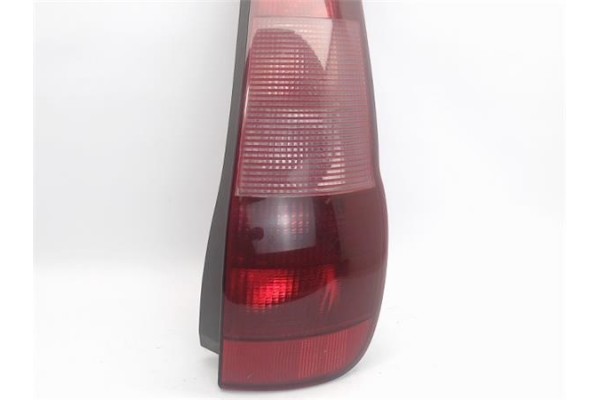 Recambio de piloto trasero derecho para fiat i punto (176) berlina 1.7 td referencia OEM IAM 464010820 36500748 