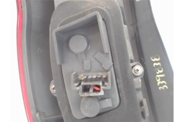 Recambio de piloto trasero derecho para fiat i punto (176) berlina 1.7 td referencia OEM IAM 464010820 36500748 