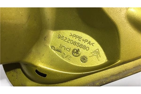 Recambio de tapa exterior combustible para citroen xsara berlina 1.9 td referencia OEM IAM 9622085880 9622086880 