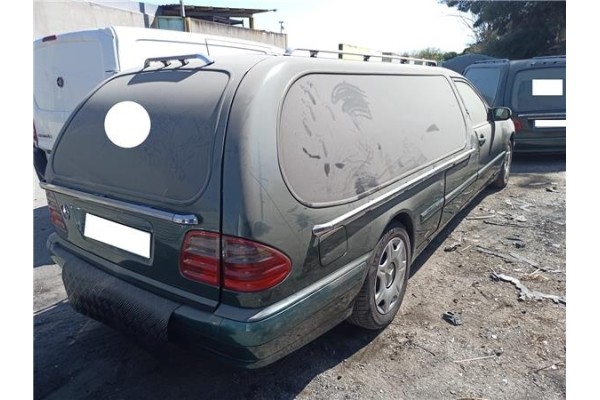 mercedes-benz clase e (bm 210) berlina del año 2003