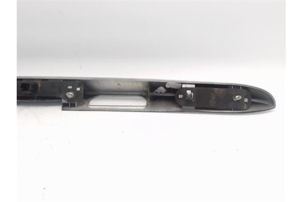 Recambio de moldura porton trasero para peugeot 307 break (3e) 2.0 referencia OEM IAM 9638615777  