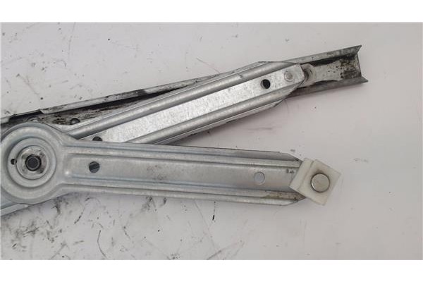 Recambio de mecanismo elevalunas delantero izquierdo para renault laguna (b56) 2.0 referencia OEM IAM 7701470851  
