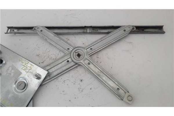 Recambio de mecanismo elevalunas delantero izquierdo para renault laguna (b56) 2.0 referencia OEM IAM 7701470851  