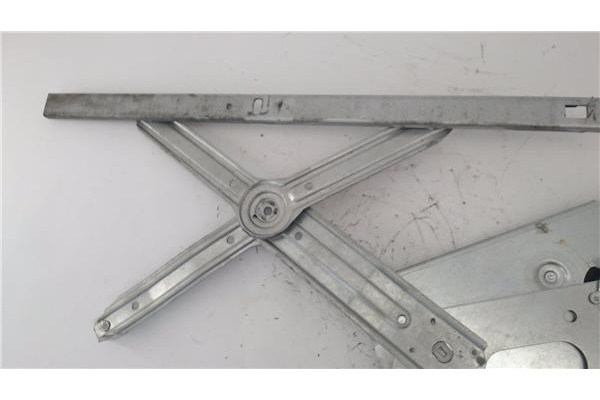 Recambio de mecanismo elevalunas delantero izquierdo para renault laguna (b56) 2.0 referencia OEM IAM 7701470851  