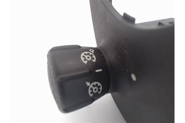 Recambio de mando de luces para renault scenic ii (jm) referencia OEM IAM 8200206738 61890007 
