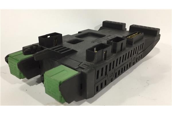 Recambio de caja fusibles/rele para mercedes-benz vito furgón (638) 2.2 110 cdi  (638.094) referencia OEM IAM 0005400650 0850100