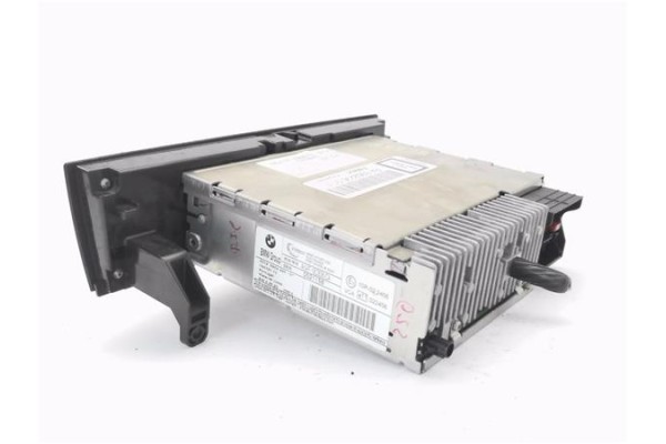 Recambio de radio / cd para bmw serie 1 berlina (e81/e87) 2.0 118d referencia OEM IAM 6952296011  
