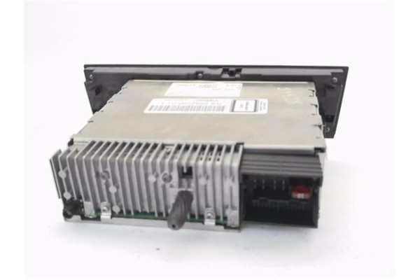 Recambio de radio / cd para bmw serie 1 berlina (e81/e87) 2.0 118d referencia OEM IAM 6952296011  