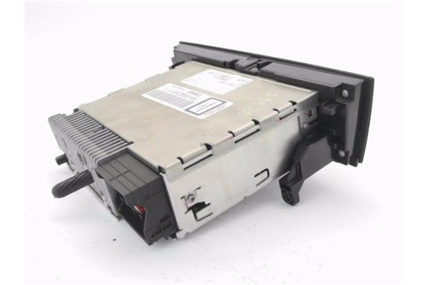 Recambio de radio / cd para bmw serie 1 berlina (e81/e87) 2.0 118d referencia OEM IAM 6952296011  