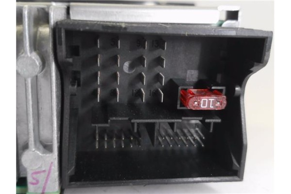 Recambio de radio / cd para bmw serie 1 berlina (e81/e87) 2.0 118d referencia OEM IAM 6952296011  