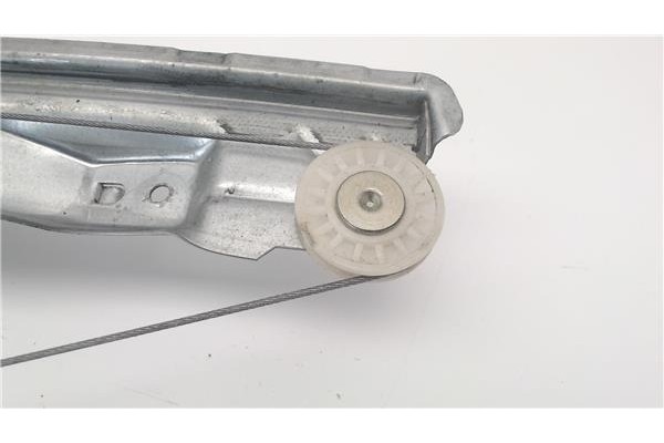 Recambio de mecanismo elevalunas trasero izquierdo para citroen c4 grand picasso referencia OEM IAM 135090222  