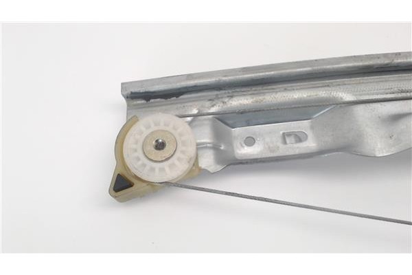 Recambio de mecanismo elevalunas trasero izquierdo para citroen c4 grand picasso referencia OEM IAM 135090222  