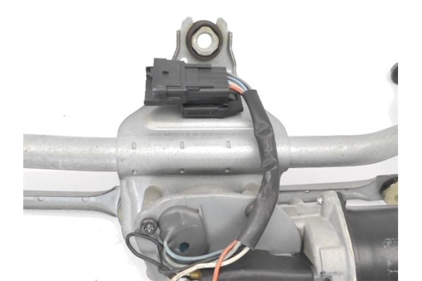 Recambio de motor limpiaparabrisas trasero para renault trafic ii furgón (fl) 2.5 dti referencia OEM IAM 7701055893  