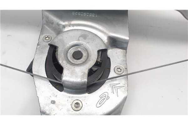 Recambio de mecanismo elevalunas trasero izquierdo para citroen c4 grand picasso referencia OEM IAM 135090222  