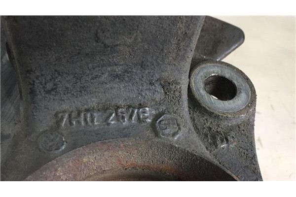 Recambio de mangueta delantero izquierda para volkswagen t5 transporter furgón/combi (7h) 2.5 combi referencia OEM IAM 7H0267E  