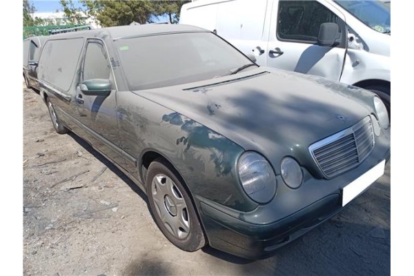 mercedes-benz clase e (bm 210) berlina del año 2003