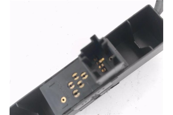 Recambio de mando elevalunas delantero izquierdo para bmw serie 3 compacto (e46) 2.0 320td referencia OEM IAM 6902177 1,59E+07 