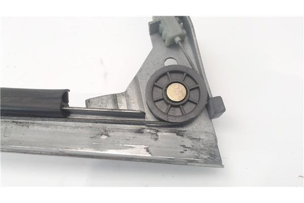 Recambio de mecanismo elevalunas delantero izquierdo para citroen xantia berlina referencia OEM IAM 400341A  