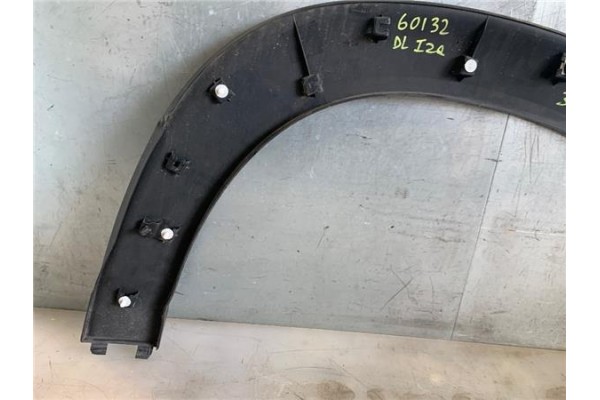 Recambio de moldura aleta delantero izquierda para citroen c3 aircross 1.2 c-series referencia OEM IAM YQ001547XT  
