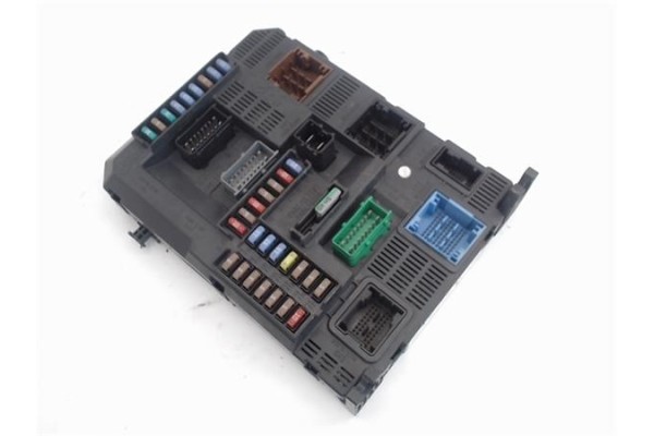 Recambio de centralita para peugeot 208 1.4 active referencia OEM IAM 9678355880  