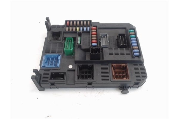 Recambio de centralita para peugeot 208 1.4 active referencia OEM IAM 9678355880  