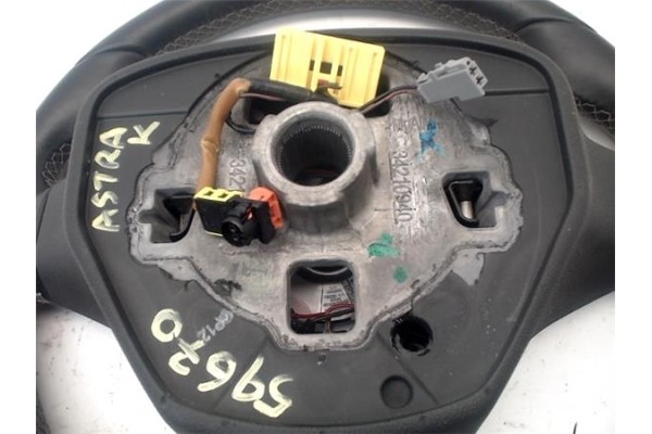 Recambio de volante para opel astra k berlina 5p 1.6 dynamic referencia OEM IAM 39096088 39013591 
