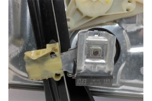 Recambio de elevalunas electrico delantero derecho para volkswagen polo iv (9n1) referencia OEM IAM 6Q3837402S  