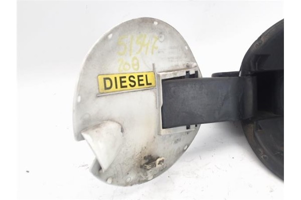 Recambio de tapa exterior combustible para peugeot 208 1.4 active referencia OEM IAM mou020530  