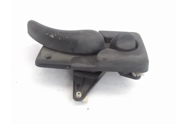Recambio de manilla int. puerta trasero derecha para nissan interstar (x70) referencia OEM IAM 7700352  
