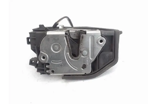 Recambio de cierre electromagnetico trasero derecho para bmw serie 1 berlina (e81/e87) referencia OEM IAM 7202148  4389476 , BMW