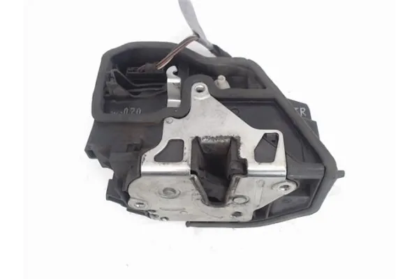Recambio de cierre electromagnetico trasero derecho para bmw serie 1 berlina (e81/e87) referencia OEM IAM 7202148  4389476 , BMW