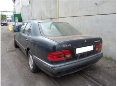 mercedes-benz clase e (bm 210) berlina del año 2010