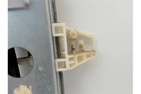 Recambio de mecanismo elevalunas delantero derecho para renault megane ii berlina 3p referencia OEM IAM   