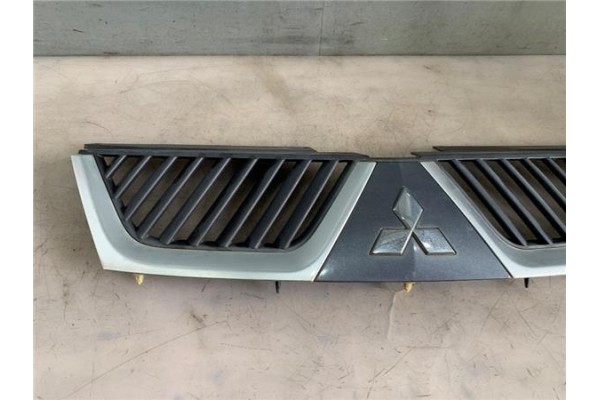 Recambio de rejilla paragolpes delantero para mitsubishi outlander (cw0) 2.0 di-d intense referencia OEM IAM 7450A037HB  
