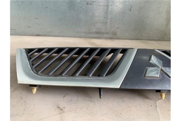 Recambio de rejilla paragolpes delantero para mitsubishi outlander (cw0) 2.0 di-d intense referencia OEM IAM 7450A037HB  