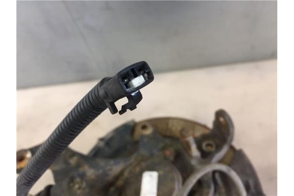Recambio de mangueta trasero derecha para kia ceed (ed) 1.6 crdi 115 referencia OEM IAM 527201H000  