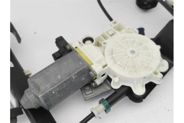 Recambio de elevalunas electrico delantero izquierdo para land rover freelander (ln) 2.0 di referencia OEM IAM CUH000030  