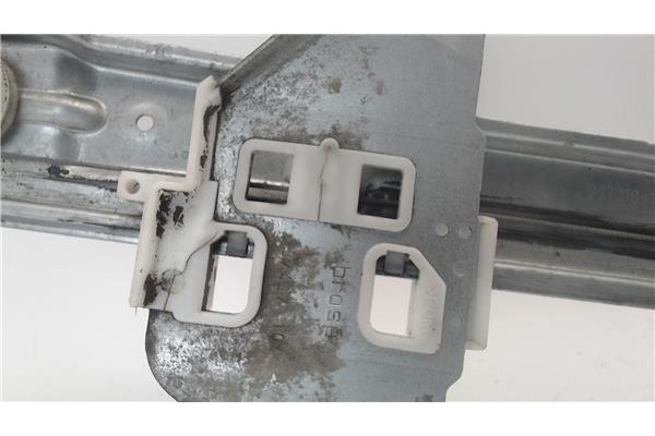 Recambio de mecanismo elevalunas delantero izquierdo para citroen c4 coupe referencia OEM IAM 997018102 996385101 