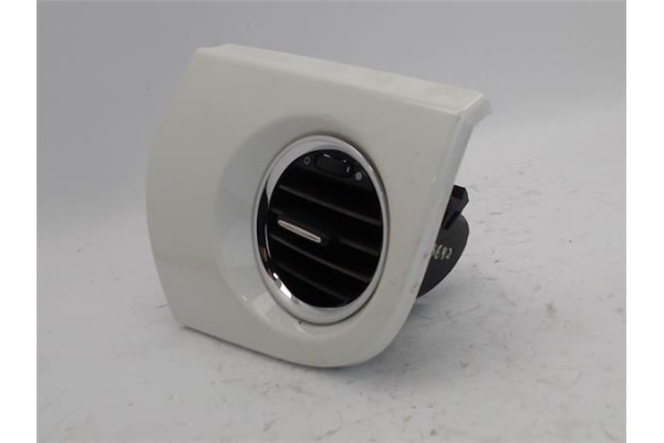 Recambio de rejilla entrada de aire para fiat 500 1.3 d multijet referencia OEM IAM ST30562 51803292 