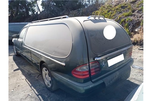 mercedes-benz clase e (bm 210) berlina del año 2003