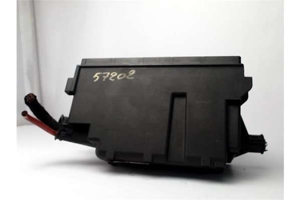 Recambio de caja fusibles/rele para opel corsa d 1.0 catch me referencia OEM IAM 13292736  