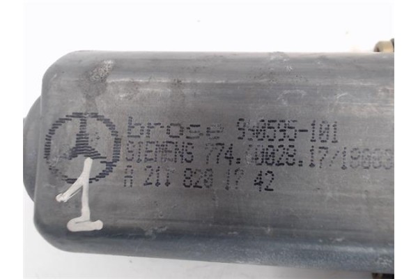 Recambio de motor elevalunas delantero derecho para mercedes-benz clase c (bm 203) berlina referencia OEM IAM -2118201742  