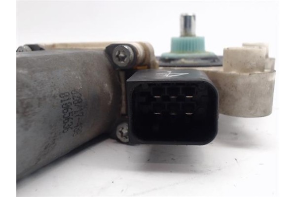 Recambio de motor elevalunas delantero derecho para mercedes-benz clase c (bm 203) berlina referencia OEM IAM -2118201742  