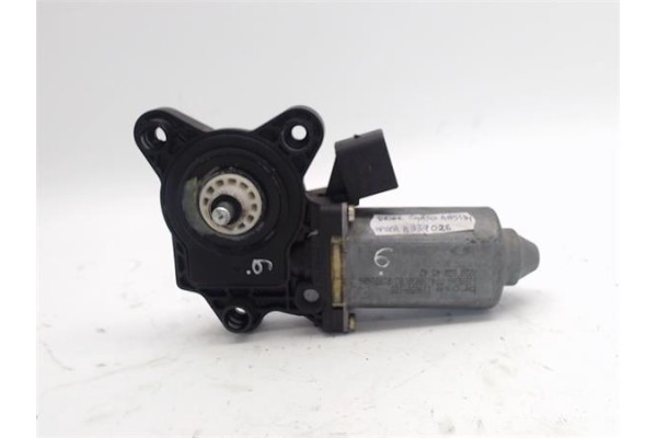 Recambio de motor elevalunas delantero derecho para mercedes-benz clase c (bm 203) familiar referencia OEM IAM -A2208204542  