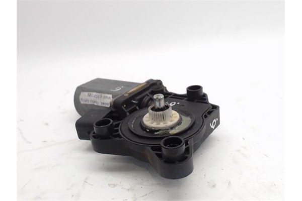 Recambio de motor elevalunas delantero derecho para mercedes-benz clase c (bm 203) familiar referencia OEM IAM -A2208204542  