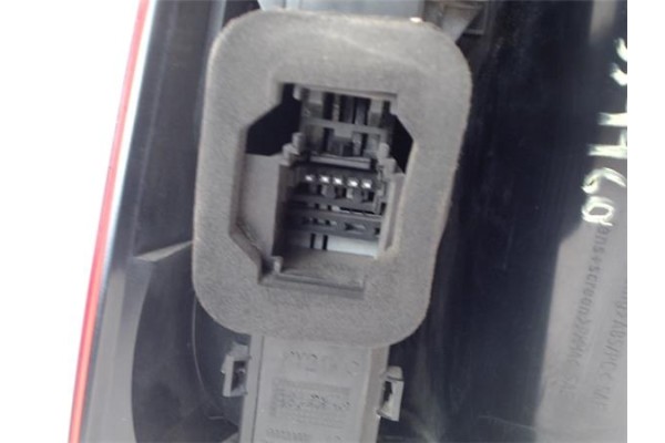 Recambio de piloto trasero derecho para renault espace iv (jk0) referencia OEM IAM 8200027152  